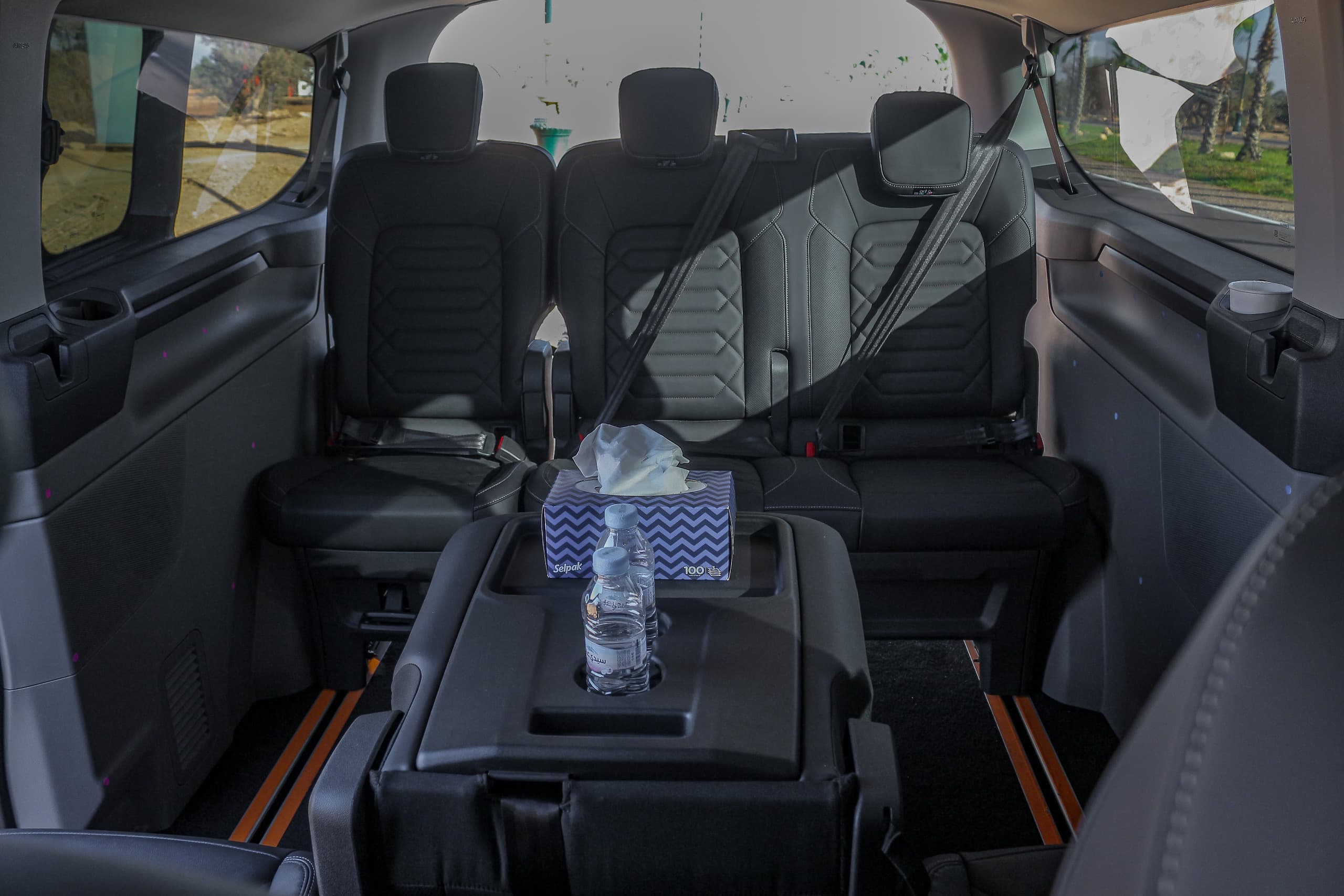 Ford Minibus - Image 3